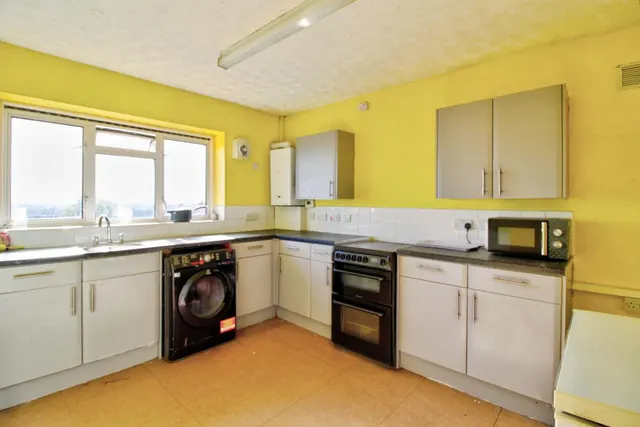 Hendon Gardens, Romford, RM5, photo 3