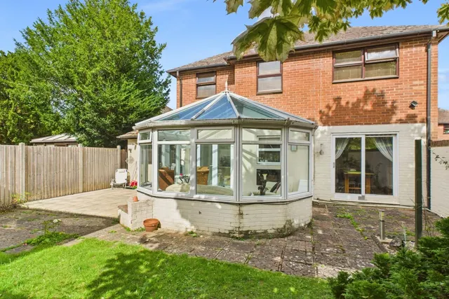 Lovent Drive, Leighton Buzzard, LU7, photo 1