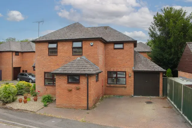 Lovent Drive, Leighton Buzzard, LU7, photo 2