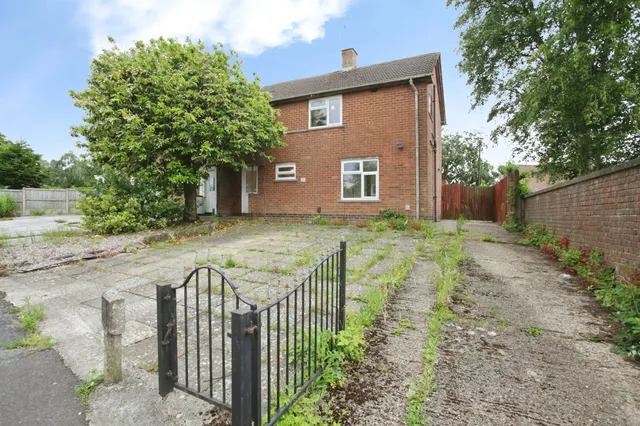 Lawford Lane, Rugby, photo 1