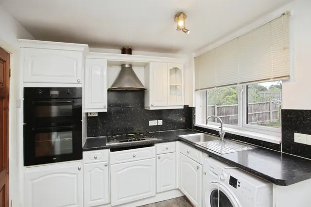 Photo 3 — Lawford Lane, Rugby