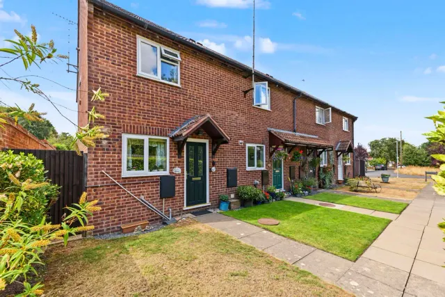 Oak View, Bovingdon, Hemel Hempstead, Hertfordshire, HP3 0GF, photo 1