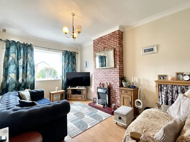 Kingfisher Crescent, Cheadle, ST10, photo 3