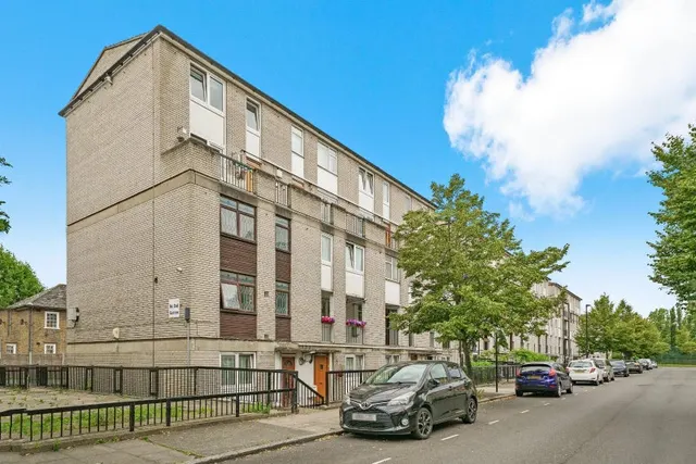 Seyssel Street, London, E14, photo 1