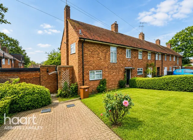 Rosehill Gardens, Abbots Langley, WD5