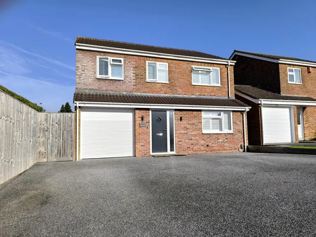 Farmhouse Drive, Frome, BA11, photo 1