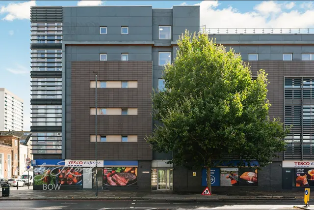 Bow Road, London, E3, photo 2