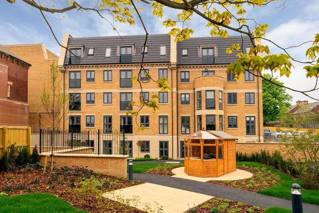 Berneslai Close, Barnsley, S70, photo 1