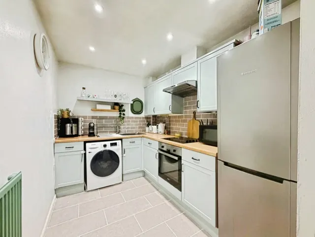 Photo 3 — Whittle Close, Ash Vale, Surrey, GU12 5SX