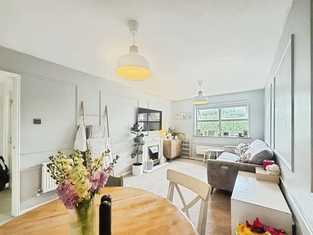 Photo 2 — Whittle Close, Ash Vale, Surrey, GU12 5SX