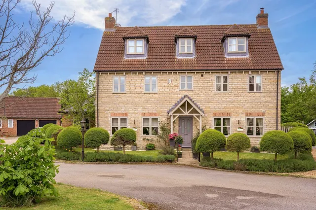 Mawsley Lodge Kettering, NN14, photo 1