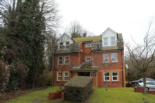 West Wycombe Road, High Wycombe, HP12, photo 1