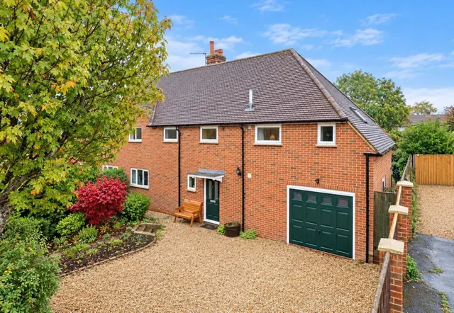 Buffins Road, Odiham, photo 1