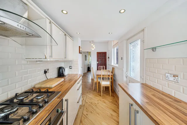 Photo 3 — Kingsway, Widnes, Widnes, WA8 7QR