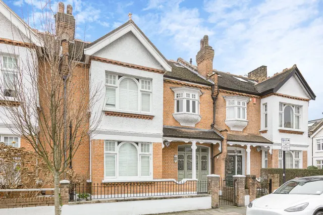 Wakehurst Road, London, SW11, photo 2