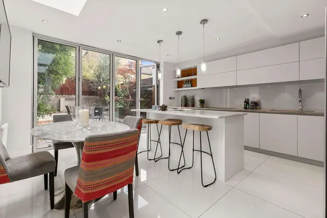 Lysias Road, London, SW12, photo 2