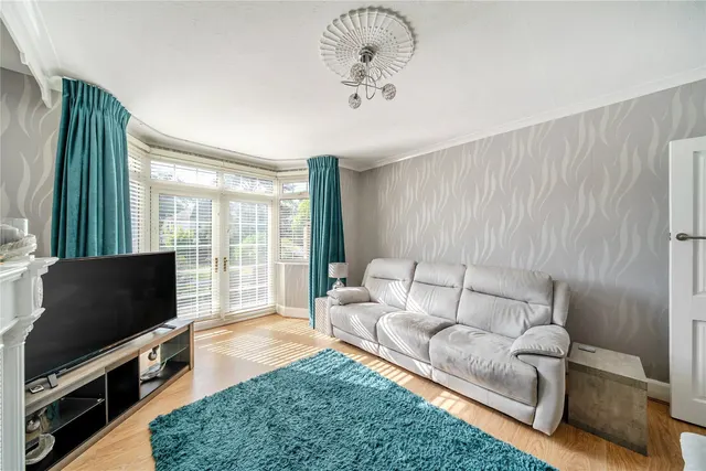 Photo 2 — Annesley Drive, Shirley, CR0