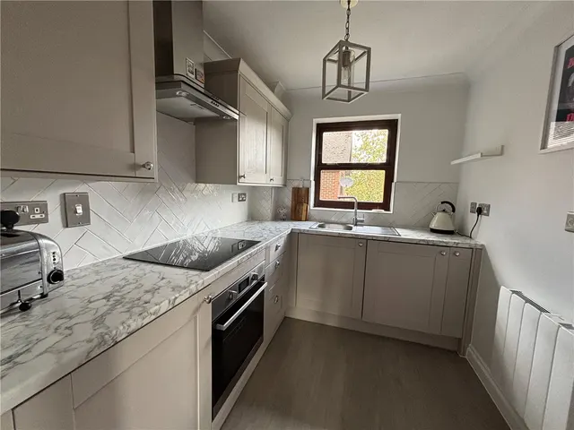 Stretton Close, Bradfield Southend, RG7, photo 3