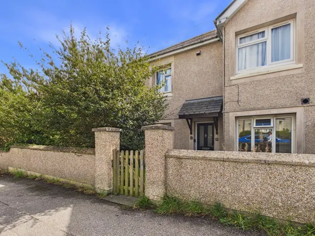 Penalverne Crescent, Penzance, photo 1