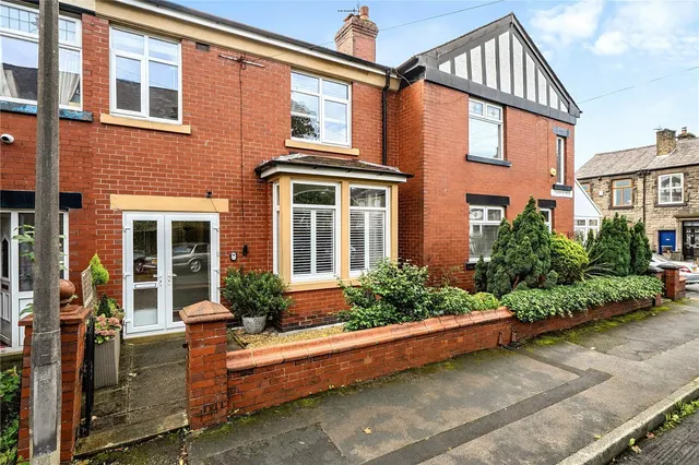 St. James Place, Chorley, Lancashire, PR6, photo 1
