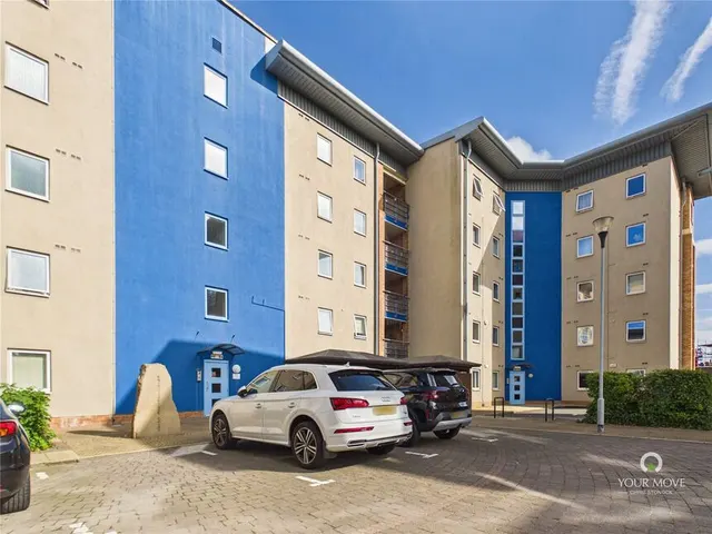 2 bedroom flat — Knightsbridge Court, Gosforth, Newcastle Upon Tyne, NE3