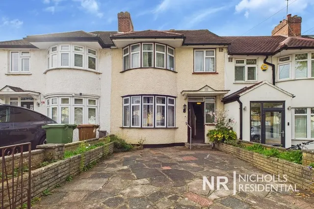 Walton Avenue, North Cheam, SM3, photo 1