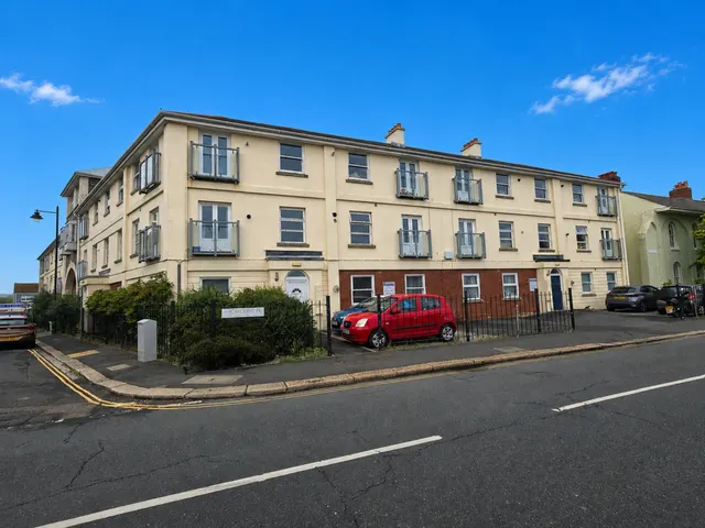 Photo 3 — Caroline Place, Stonehouse, Plymouth