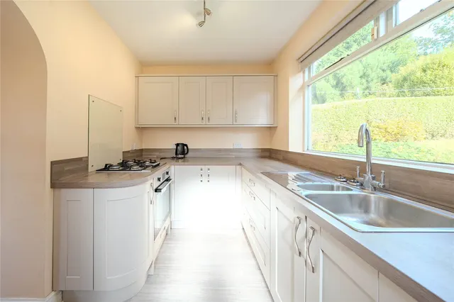 Ravenscliffe Road, Calverley, LS28, photo 3