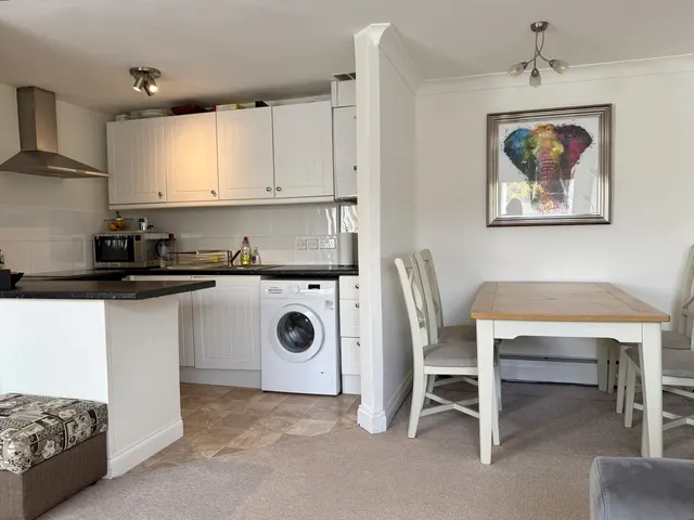 Adam Court, Henley-On-Thames, RG9, photo 3