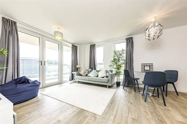 Chieftain Road, Longcross, KT16, photo 2