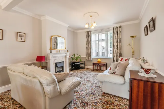 Photo 3 — Sylvia Avenue, Hutton, Brentwood, Essex, CM13