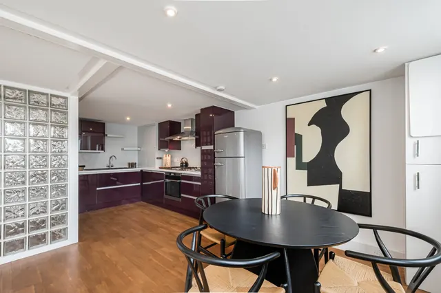 Photo 2 — Beta Place, Clapham North, London, SW4