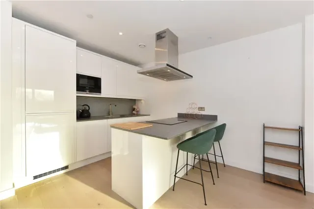 Photo 3 — Achill Close, London, NW9 4EJ