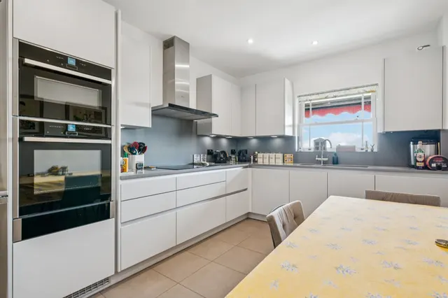Trinity Church Road, Barnes Waterside, SW13, photo 1