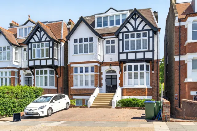 Kings Road, Richmond, TW10 6EE, photo 1