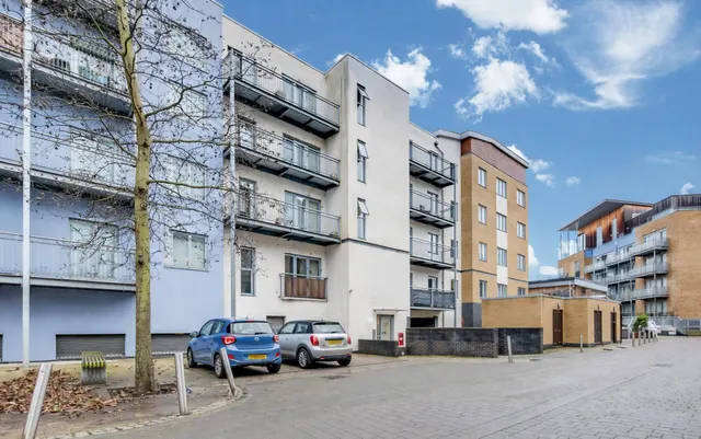 Quayside Drive, Essex, Colchester, CO2 8GN, photo 1