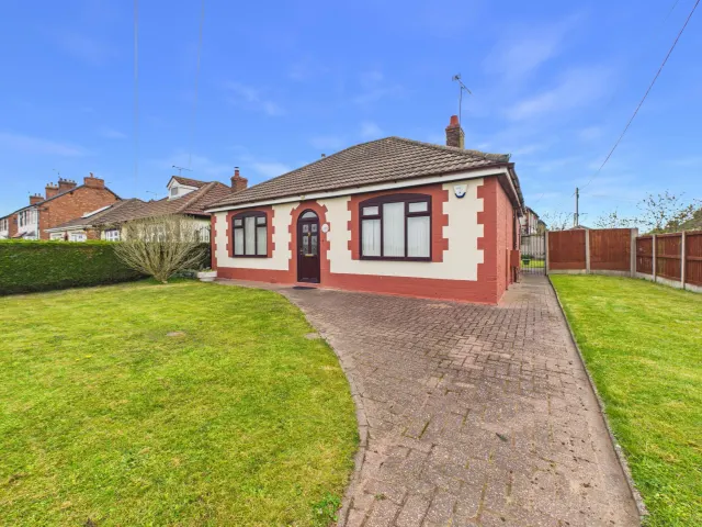 Weston Lane, Crewe, photo 1