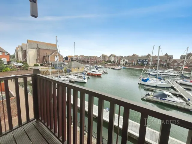 Canary Quay, Sovereign Harbour South, BN23, photo 3