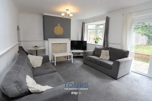 Field View Drive, Rowley Regis, B65, photo 2