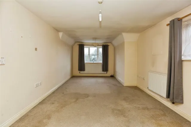 Station Road, Park Gate, SO31, photo 3