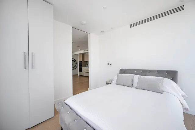 Photo 3 — Flat 2203, 145 City Road, London