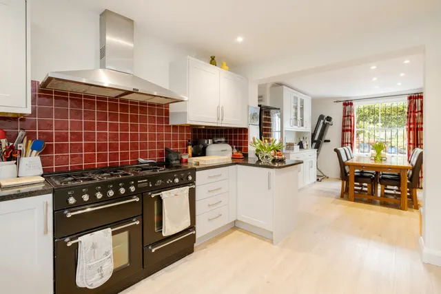 Photo 3 — Halliford Street, London, N1
