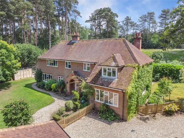 Red Shute Hill, Hermitage, Thatcham, Berkshire, RG18 9QH, photo 1