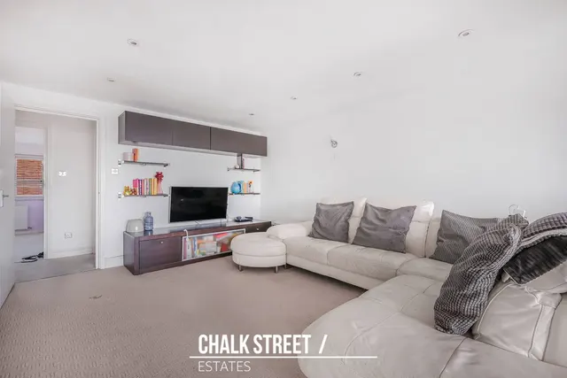 Photo 2 — Northolt Way, Hornchurch, RM12 5RX