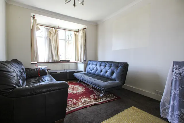 Dawley Road, Hayes, UB3, photo 2