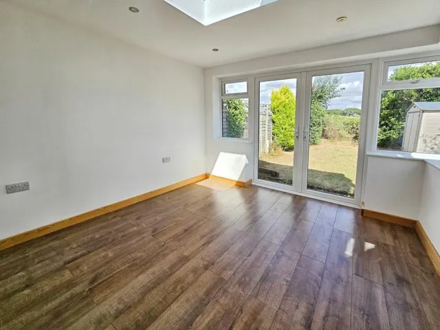 Redlake Road, Freshwater, PO40, photo 2