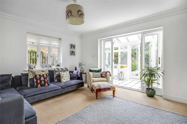 Abbotswood Road, London, SW16, photo 3