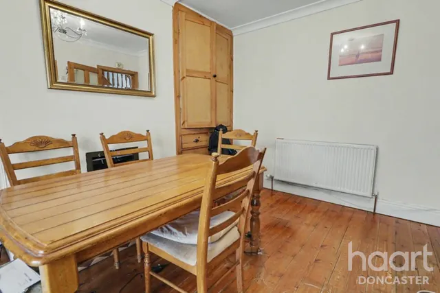 The Grove, Wheatley Hills, DN2, photo 3