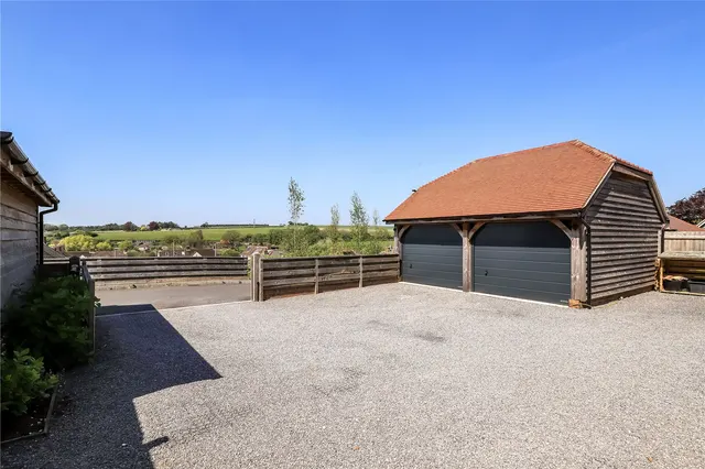 Photo 2 — Oakes Close, Porton, Salisbury, Wiltshire, SP4 0DF