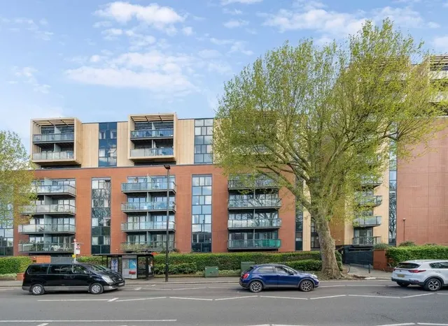 London Road, Isleworth, TW7, photo 1